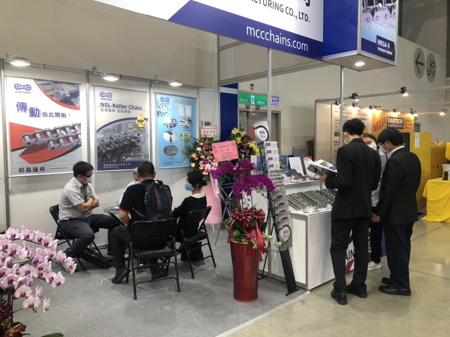 Visitors in MCC stand in 2020 Taipei Automation Exhibition (3)